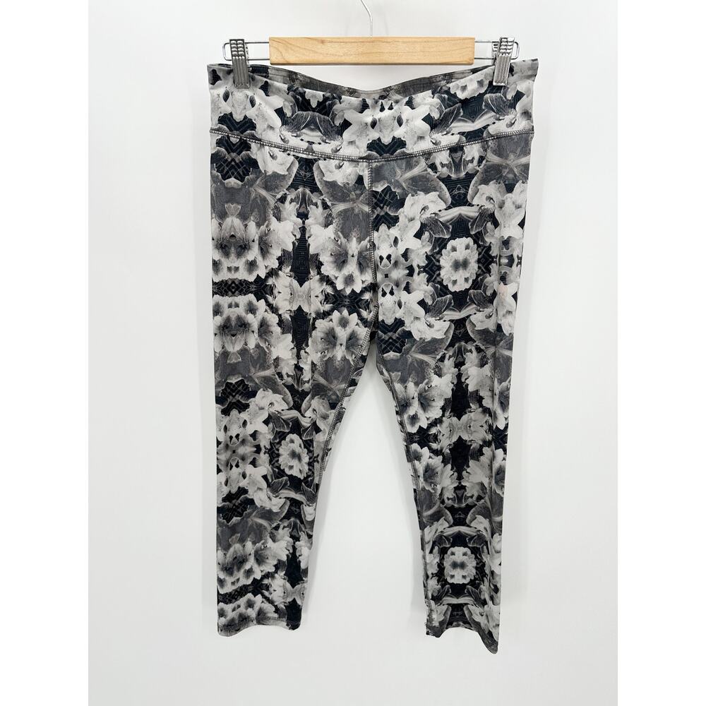 Energie Leggings Women LARGE Black White Floral Print Justine Pull On Cropped